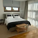 Weingut-aparthotel Olinger 5* 메링