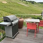 Weingut-aparthotel Olinger 5* 메링