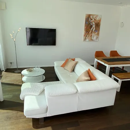 מלון Weingut-aparthotel Olinger