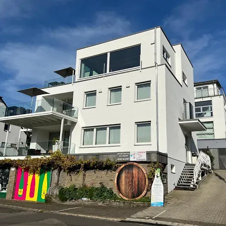 Weingut-aparthotel Olinger 호텔