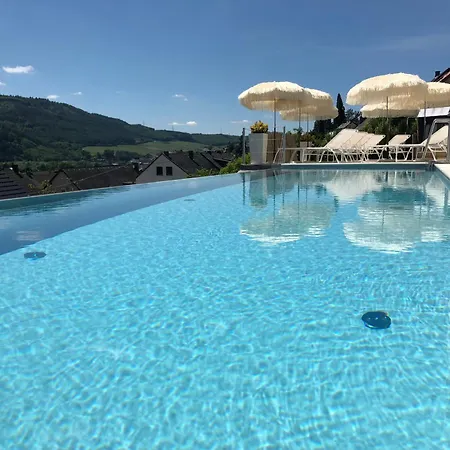 Szálloda Weingut-aparthotel Olinger 5*