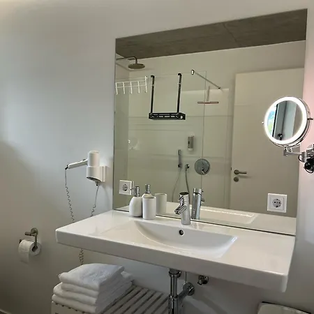 Weingut-aparthotel Olinger Szálloda 5*