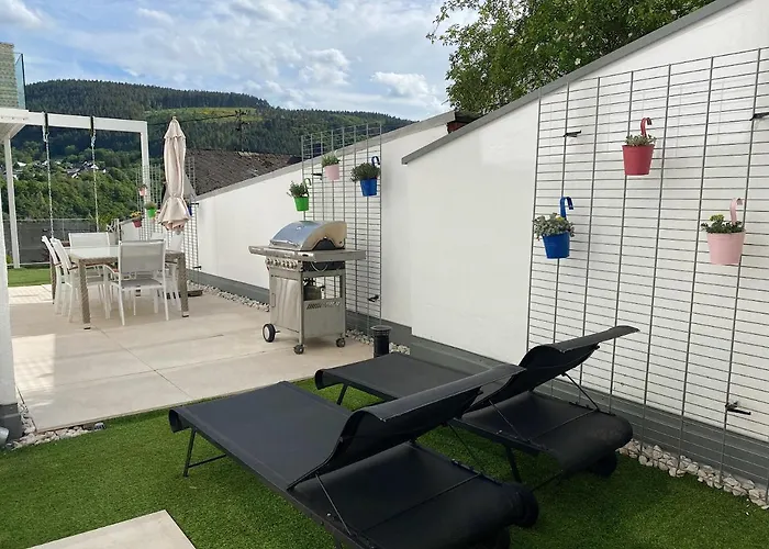 فندق Weingut-aparthotel Olinger ميهرينغ