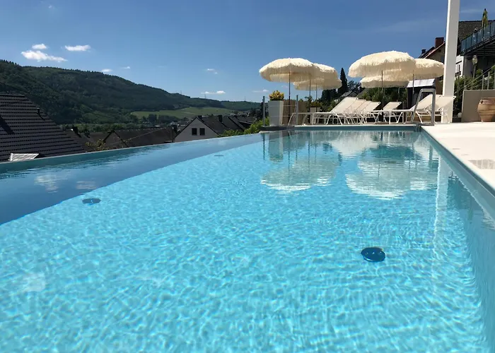 Hotel Weingut-aparthotel Olinger 5*