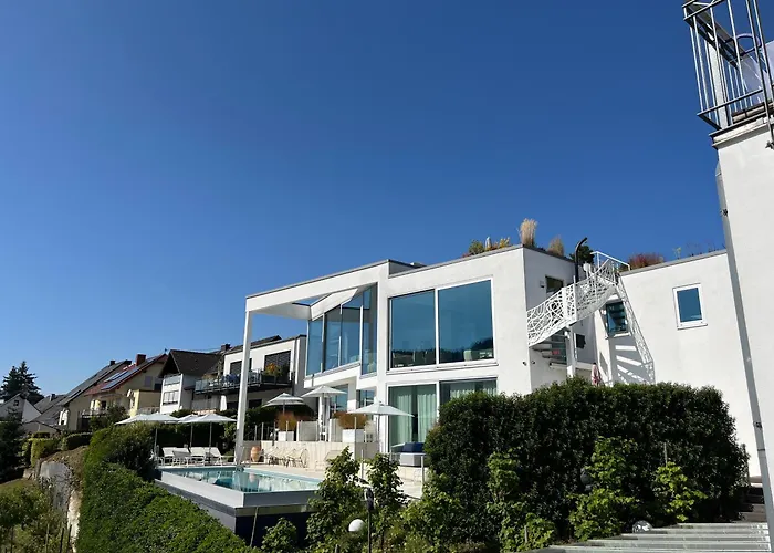 Weingut-aparthotel Olinger 5*