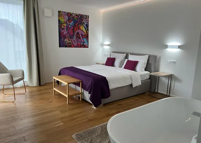 Weingut-aparthotel Olinger فندق